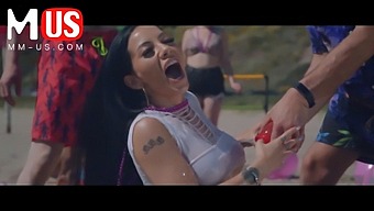 Asiatische Und Natürliche Titten-Stars Singen Und Ficken In Jerkbands - Band 2