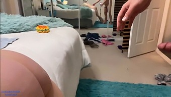 Tabithaxxx는 여러 파트너와 함께 욕망을 충족시킵니다.